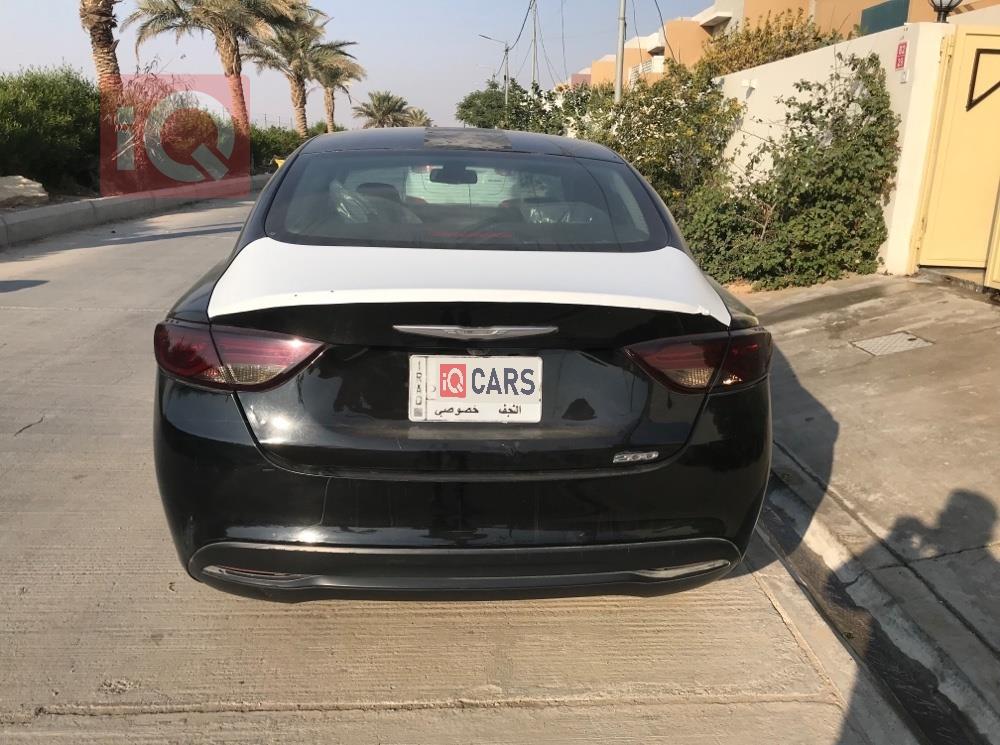 كرايسلر 200
